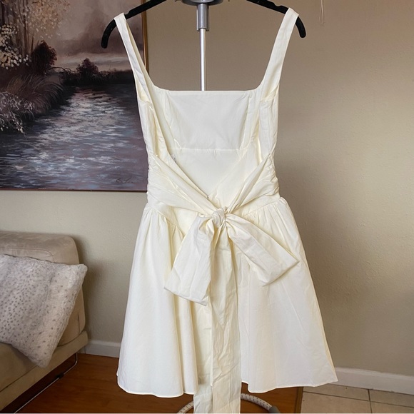 Medium LONGER Fuller Cup HOUSE OF CB 'Florianne' Ivory Bow Mini Dress white NWOT - Picture 4 of 13